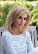 Load image into Gallery viewer, Hannah Women's Wigs Envy