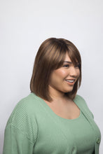 Load image into Gallery viewer, Vada Women's Wig Aderans